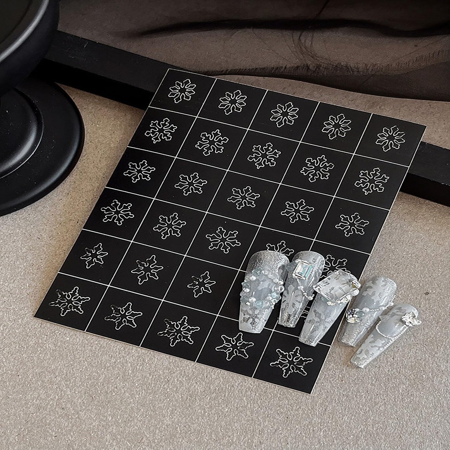 Christmas Airbrush Stencils Nail Sticker, Snowman Mistletoe Xmas Tree Nail Art Stickers Nail Stencils Decals, Holiday Design Winter Nail Guides Decal for Women Decoration DIY Tools 9Pcs