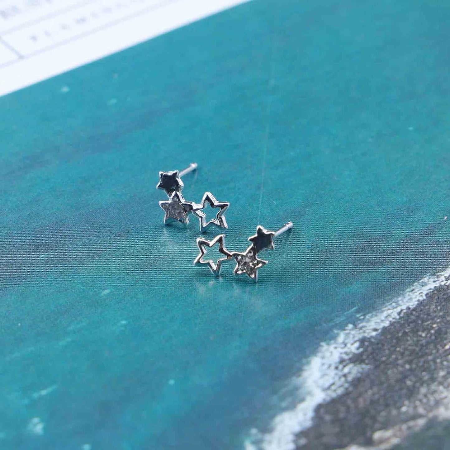 Bohemia Star Climber Crawler Earrings Silver Crystal Star Ear Climber Earrings Cluster Star Studs Earring Festival Earrings Jewelry for Women and Girls (Silver)