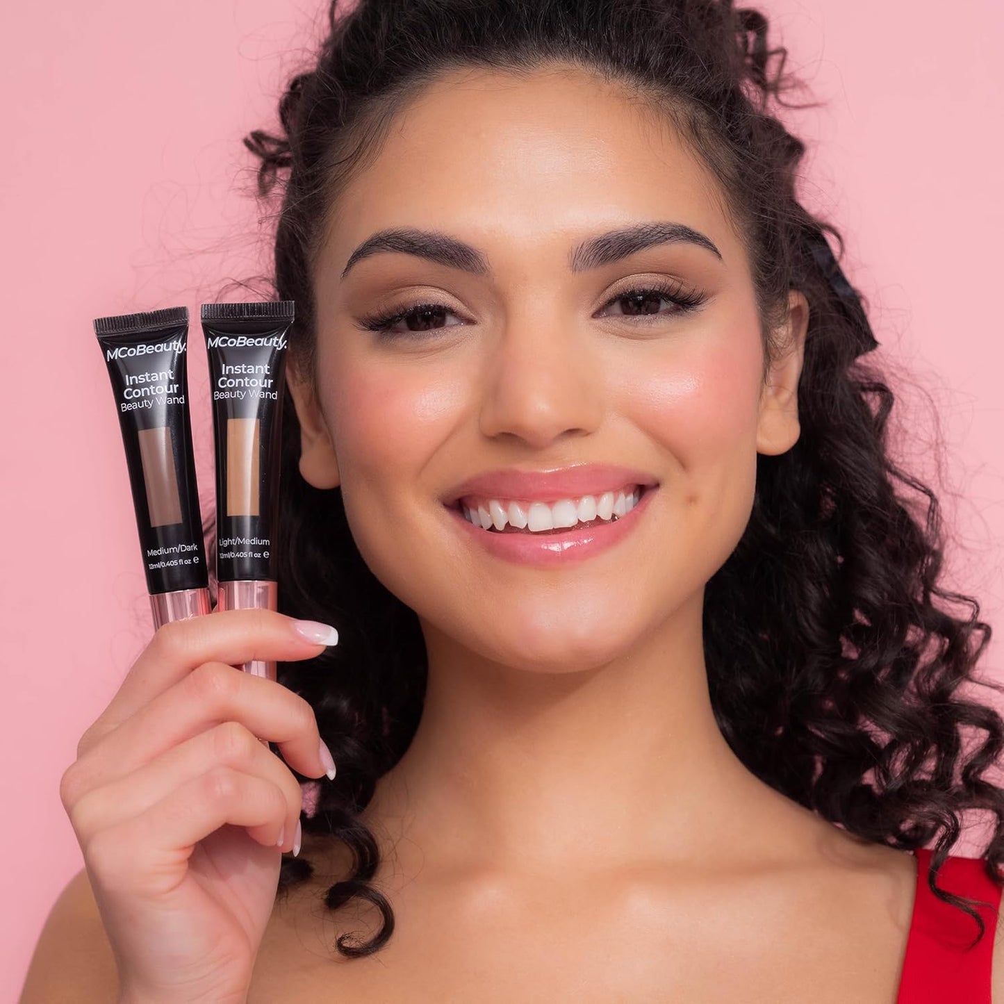 MCoBeauty Instant Contour Beauty Wand, Light/Medium, Sculpt & Define for a Natural Contour, Vegan, Cruelty Free Cosmetics