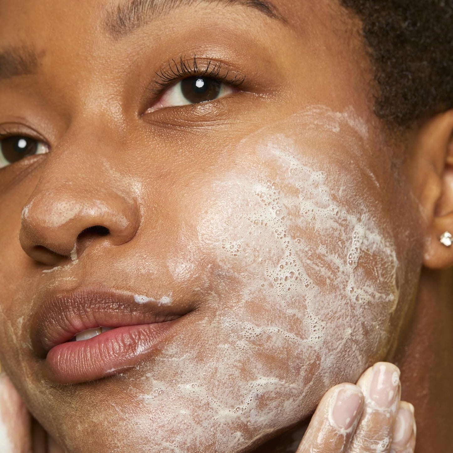 Good Molecules Brightening & Dark Spots Bar - Soap Free Face and Body Bar - Tranexamic, Kojic Acids and Niacinamide to Target Dark Spots - Skin Care